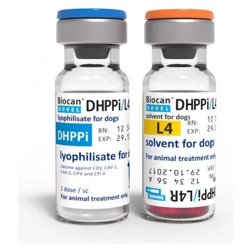 Flacoanele cu liofilizat și solvent de Biocan Novel DHPPi/L4R, vaccin pentru câini