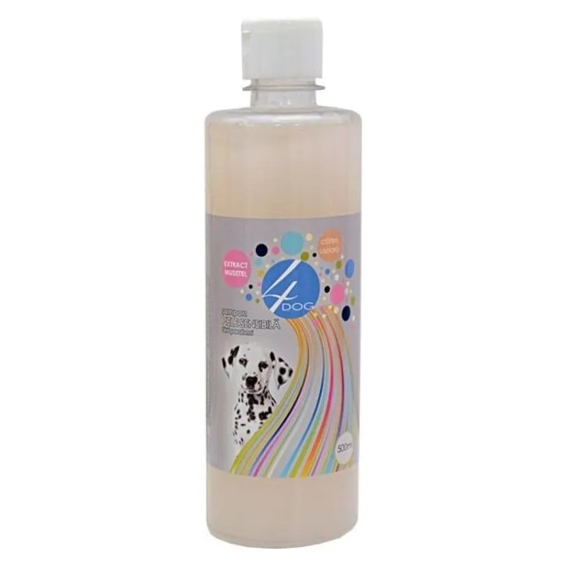 Flaconul de 500 ml de șampon 4Dog pentru câini, din gama 4Dog pentru piele sensibilă